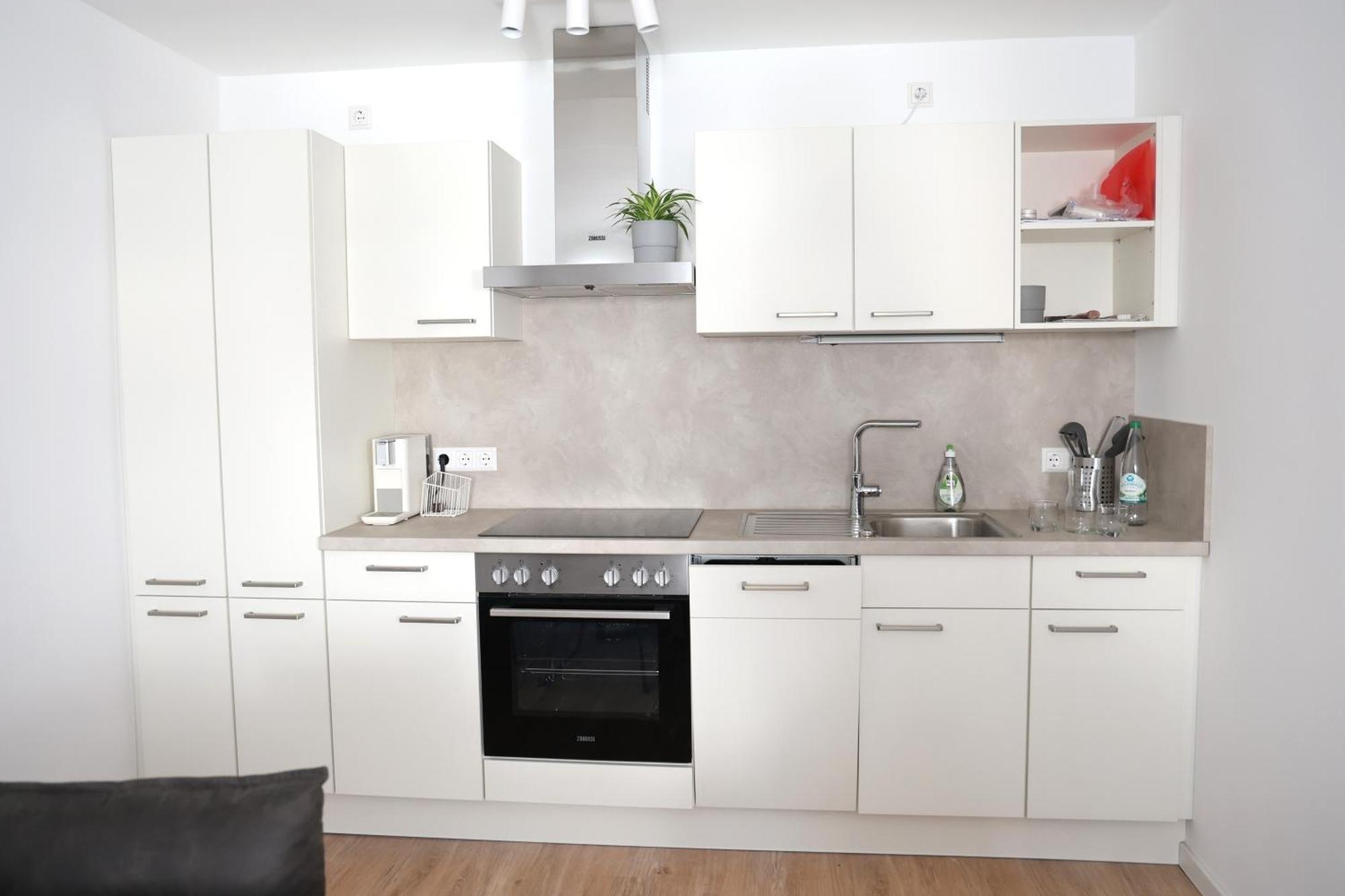 Neu Saniertes - 3 Schlafzimmer - Aussenbereich