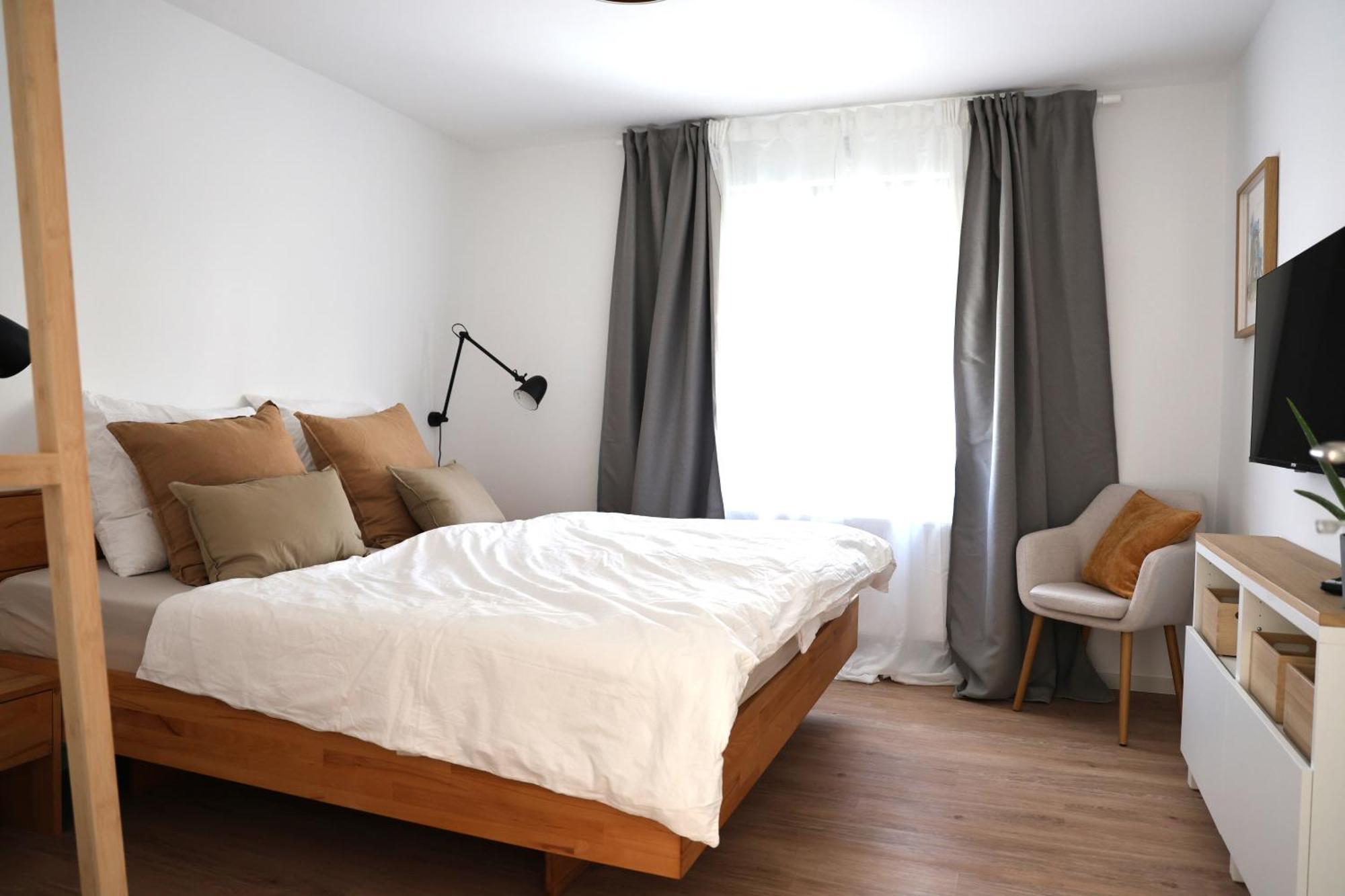 Neu Saniertes - 3 Schlafzimmer - Aussenbereich Vakantiehuis *