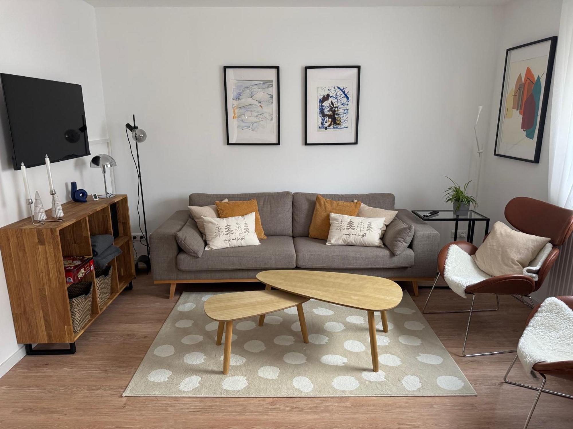 Neu Saniertes - 3 Schlafzimmer - Aussenbereich *